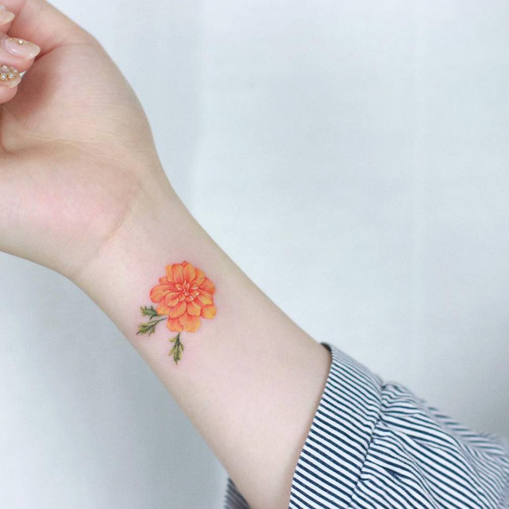 tatuaje de caléndula 15