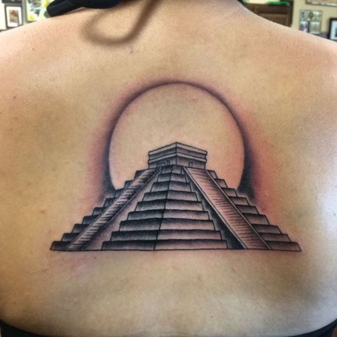 Pyramid Tattoo 126
