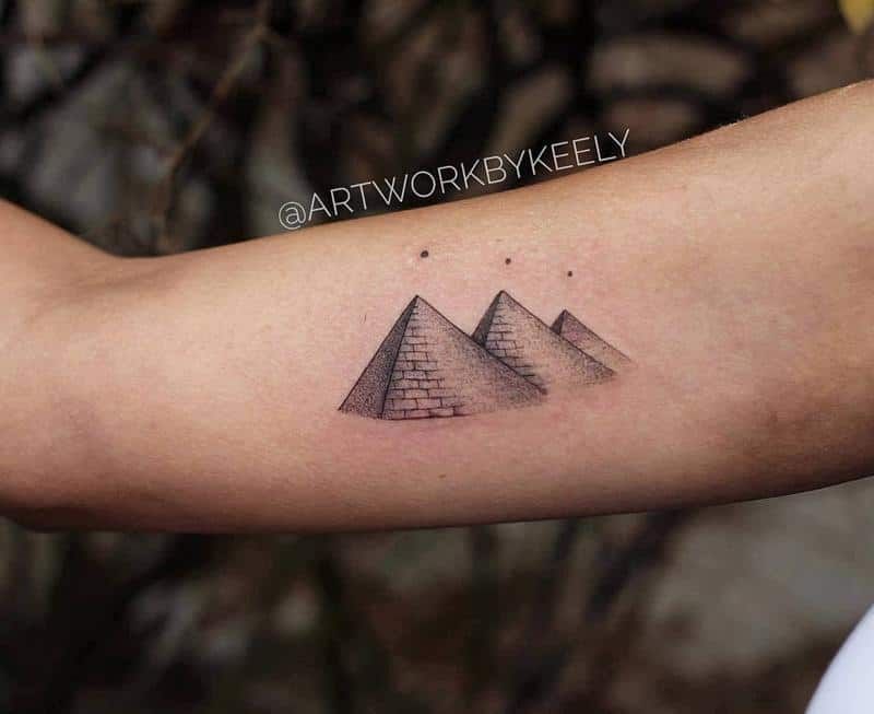 Pyramid Tattoo 173