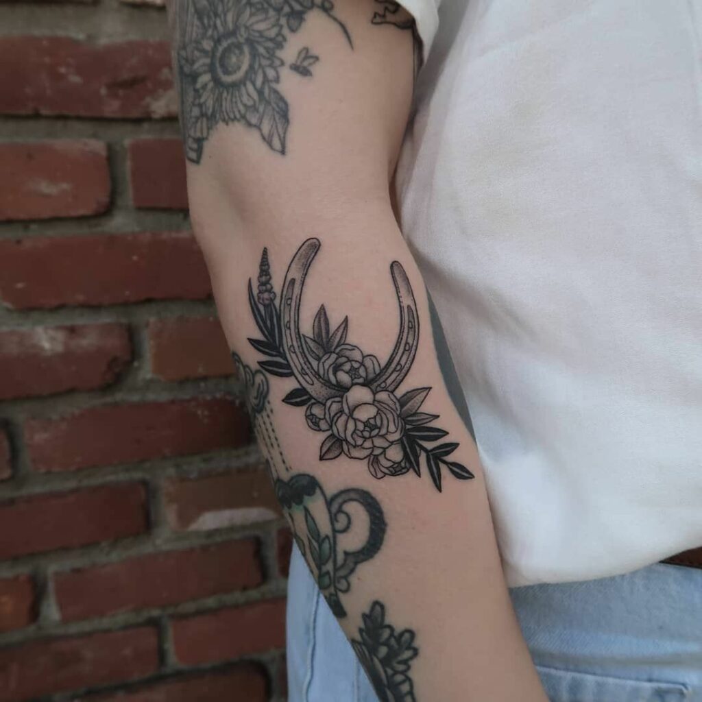 Horseshoe Tattoo 140