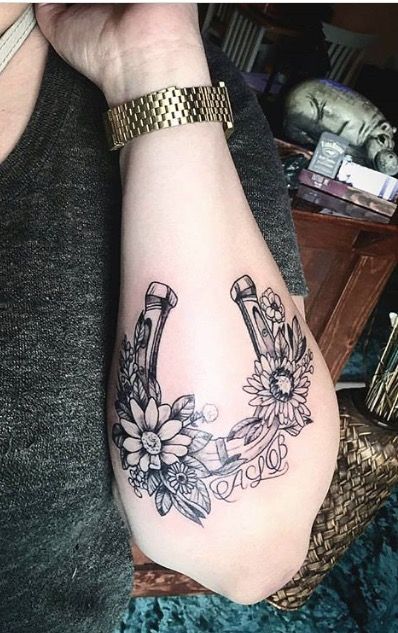 Horseshoe Tattoo 144