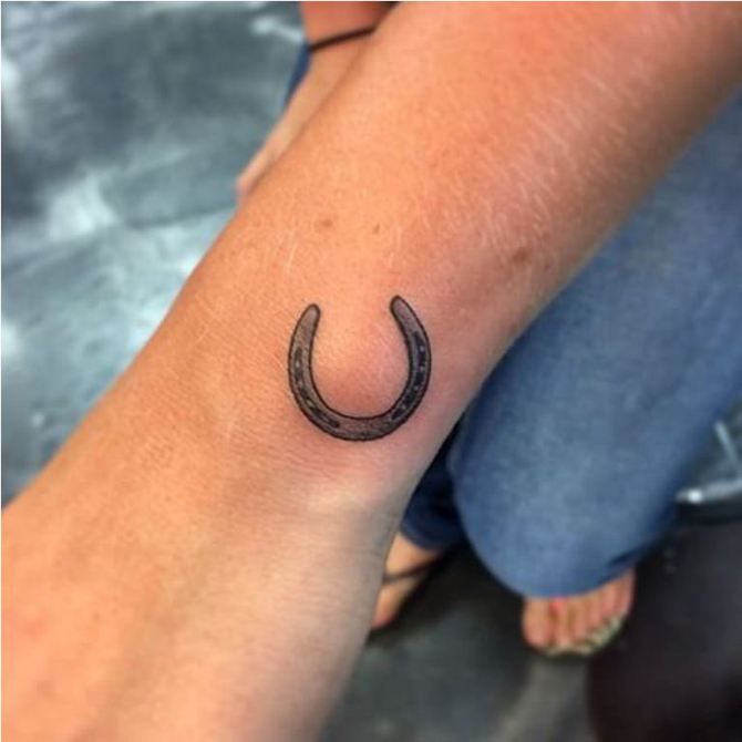 Horseshoe Tattoo 196