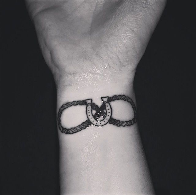 Horseshoe Tattoo 213