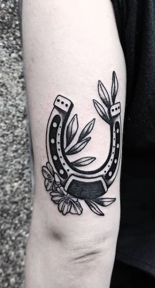 Horseshoe Tattoo 220