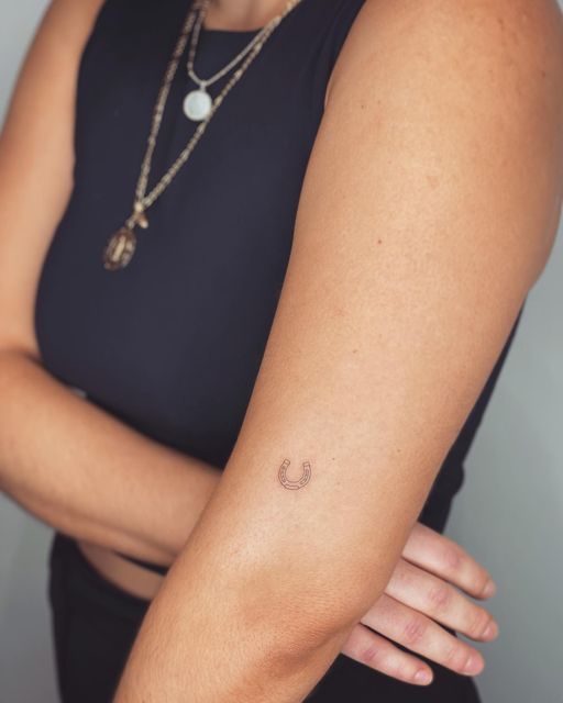 Horseshoe Tattoo 223