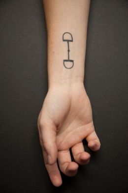 Horseshoe Tattoo 256