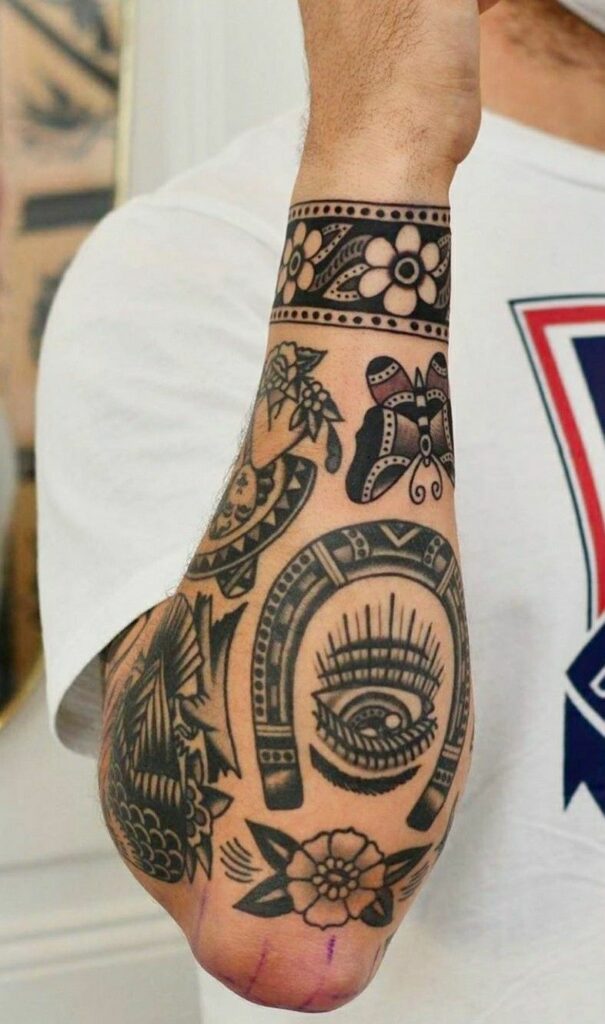 Horseshoe Tattoo 60