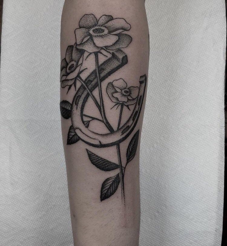 Horseshoe Tattoo 89